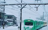 大雪にも負けない元気な鉄道です。