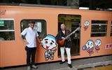 Ｂとれいんの軽快な演奏に電車もこにゅうどう君も感激　（チャンプ山田さん・トビーさん投稿承認済み）